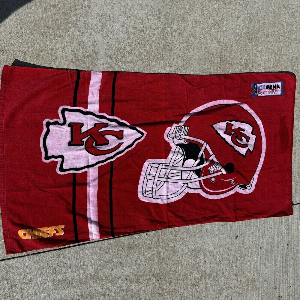 Vintage? Kansas City Chiefs Beach Towel McArthur Brand NFL Helmet Logo MBNA - LN